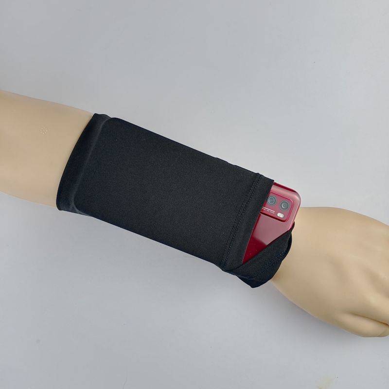 The sprinting wristbags are so thin, the mobile phone bag goes through the user's out-of-the-hand dyslexia with no wallets