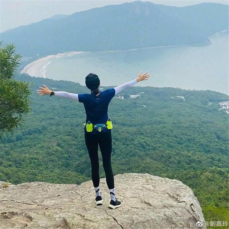 50 % off imported US NATHAN Outdoor Sports Perseverance Marathon Cycling kettle Pocket Base Soft Water Bottle