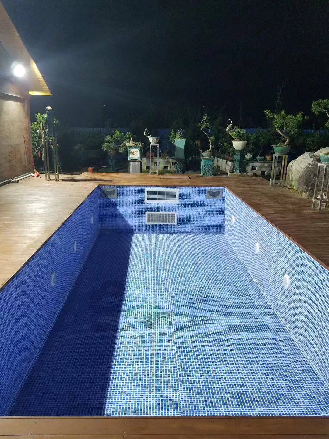 Field Swimming Pool inverse flow surfer Water in the water treadmill pool disinfection cycle filter layer flow pusher