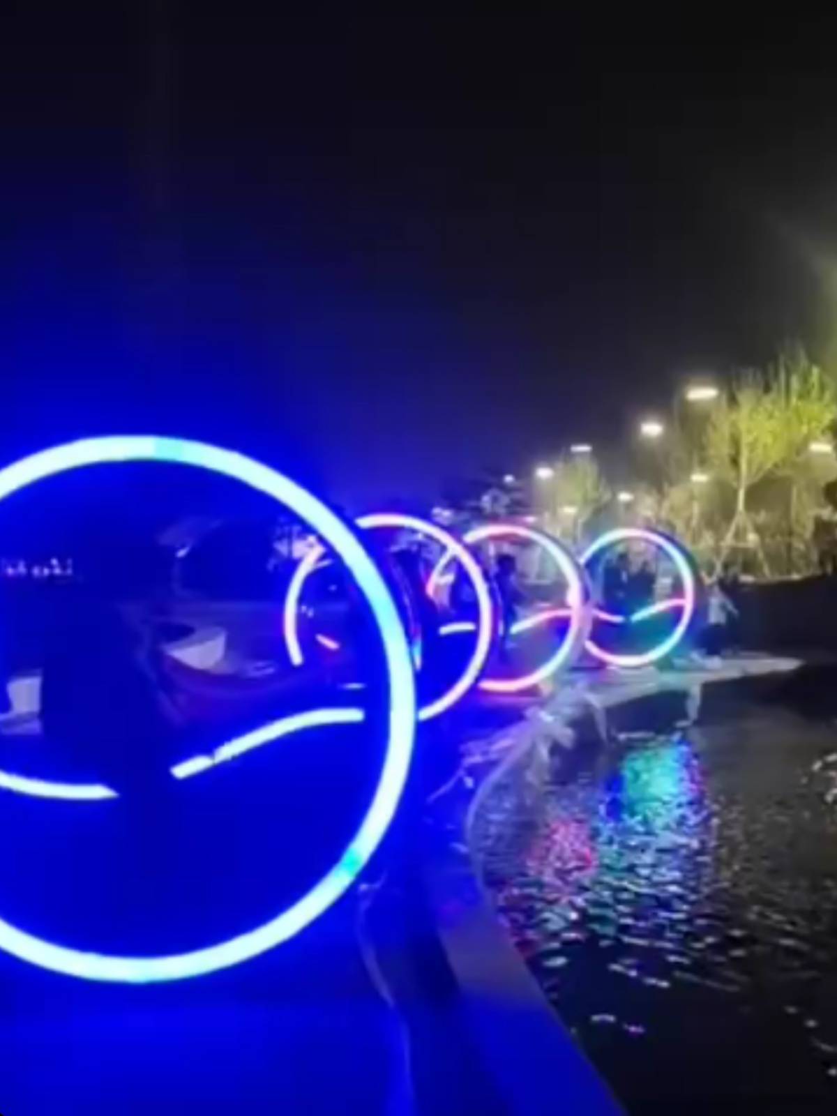 Power -powered car fountain bicycle power generation rowing machine glowing runner scenic area punch -in commercial drainage water landscape