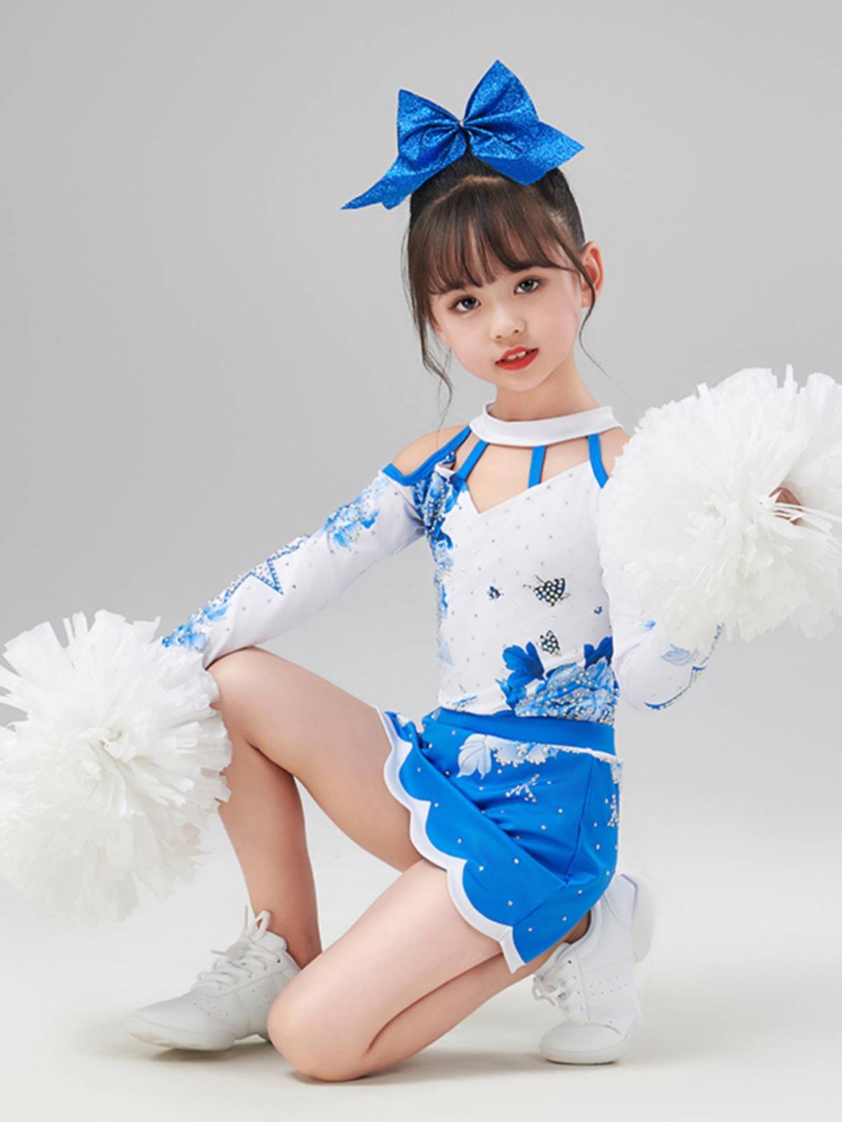 Children La Raoming Gaming Aesthetic Male Student Lara Team Competition Performance Gymnastics Group Competitive Dance Services