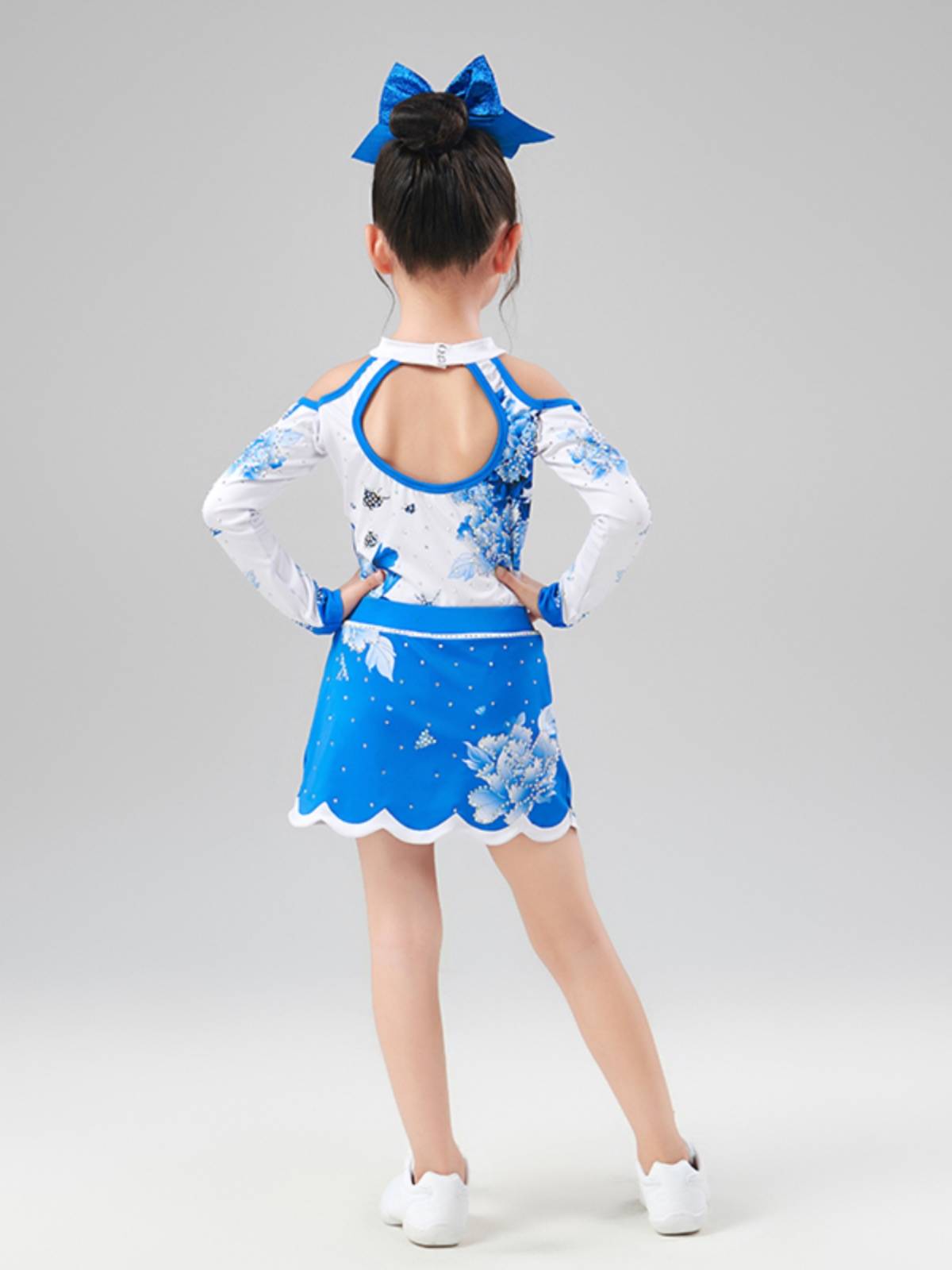 Children La Raoming Gaming Aesthetic Male Student Lara Team Competition Performance Gymnastics Group Competitive Dance Services
