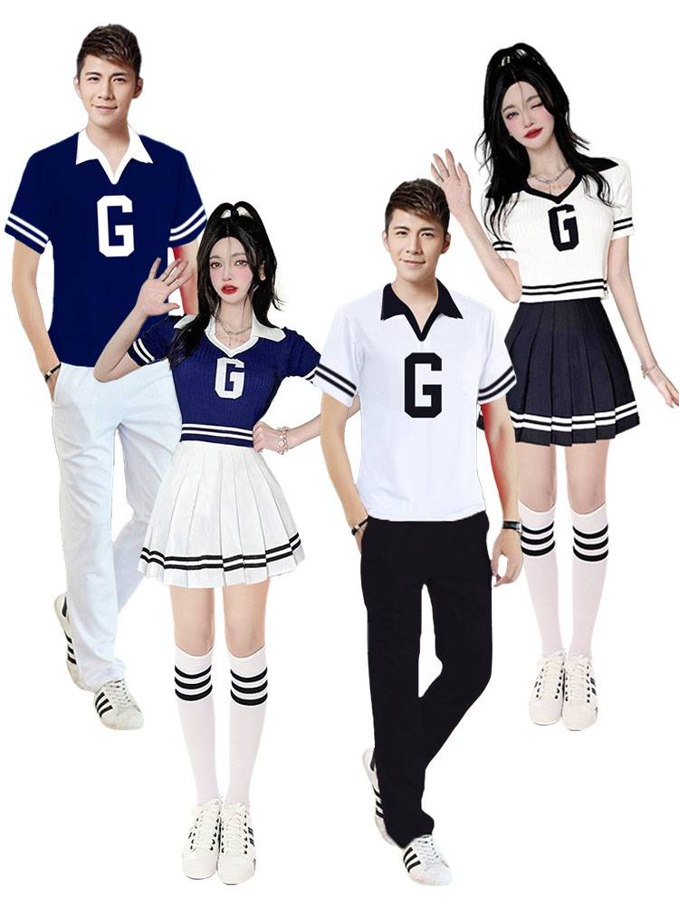 The opening ceremony of the college student couple cheerleader performance games