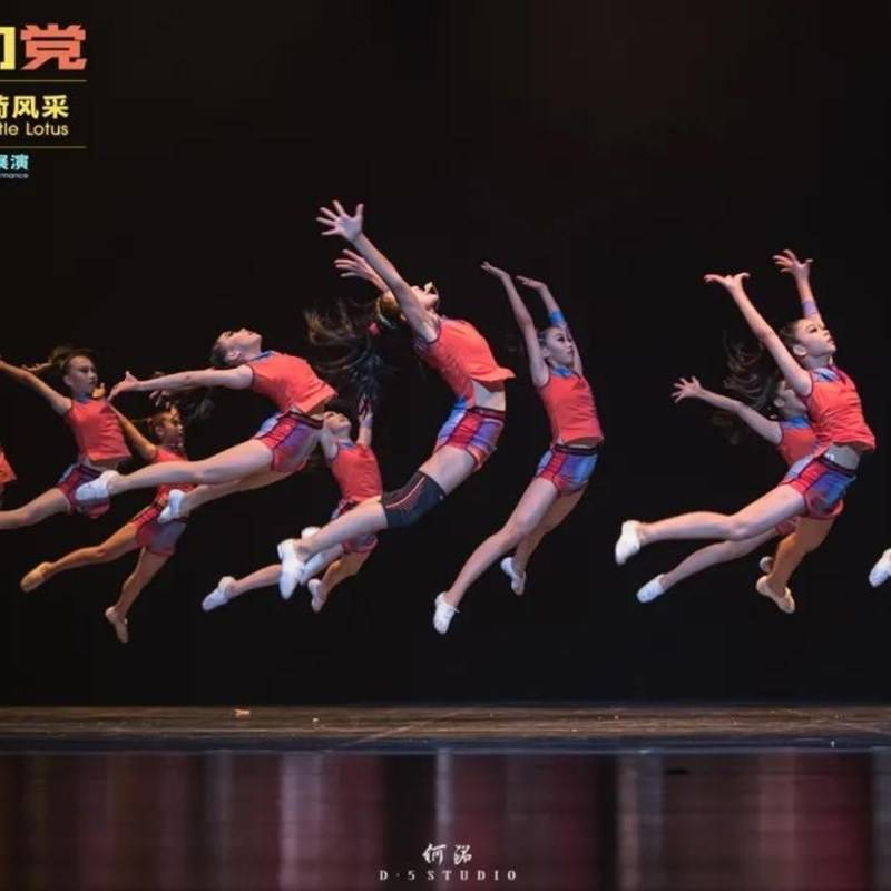 Factory sells the B1 11 Session of the Lotus Style to learn from the Chinese women's volleyball team for children to perform the children's performance.