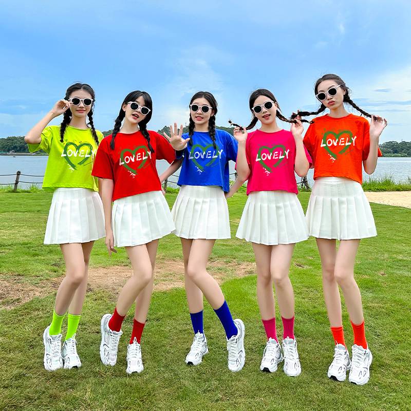 The opening ceremony of the Middle School Student Games Lala Team La La Raids performing the women's group adult jazz dance health aesthetic clothing