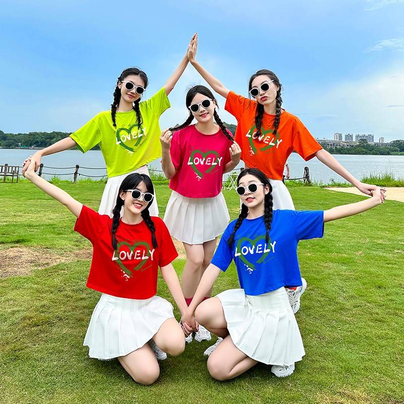 The opening ceremony of the Middle School Student Games Lala Team La La Raids performing the women's group adult jazz dance health aesthetic clothing
