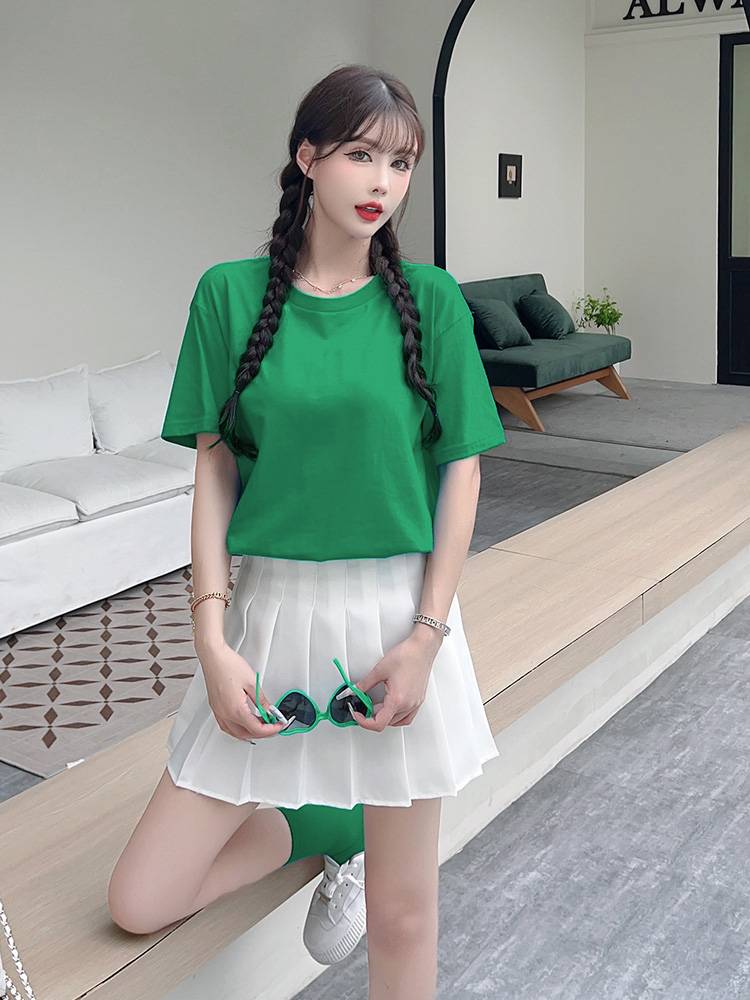The Korean women's stage-show college sportsmen's recitals are in a candy-coloured dress suit