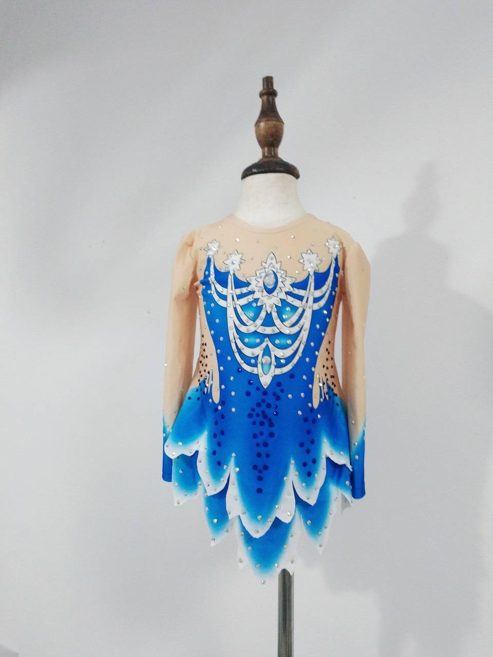 Booked a new dress for the children's art gymnasium and gymnasium for the children's gymnasium