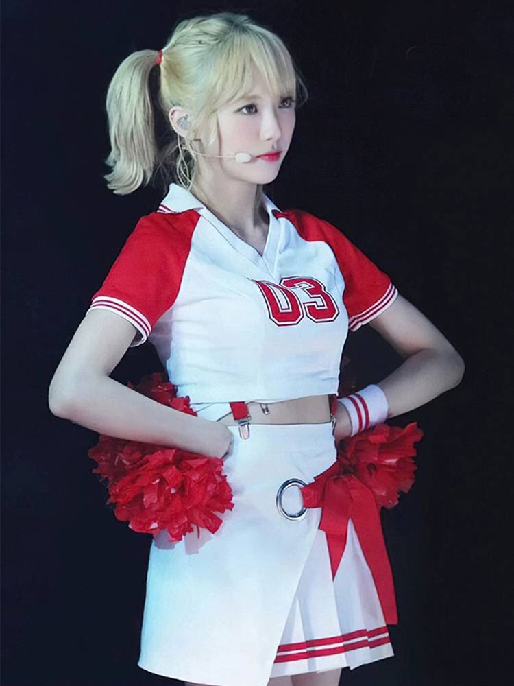 Student Lara team performed men's and women's group fitness exercise football baby sports meetings cheerleading watching service modern dance
