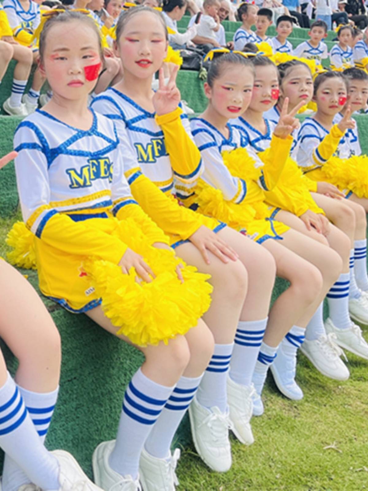 Children cheerleading service primary and secondary school students cheerleading exercise dance competition service gymnastics performance clothing