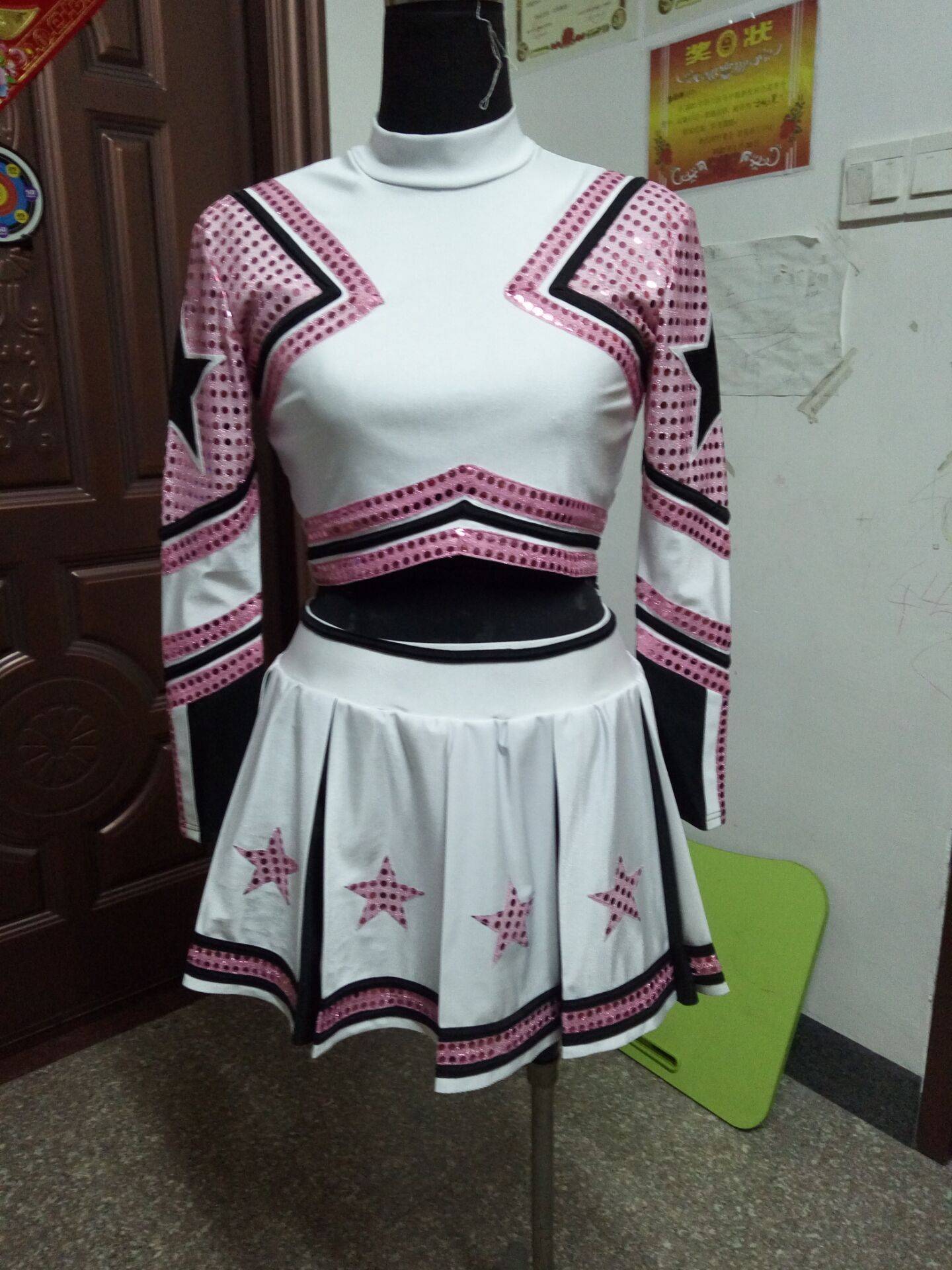 New Athletic Bodybuilding Competition Skirt La La La Raoming Popular Fitness Fuck Gymnastics Performance Set Women