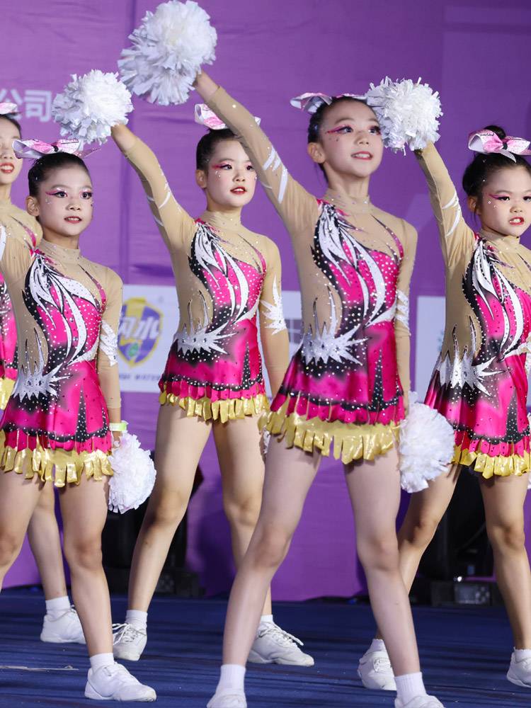 Routine professional cheerleading