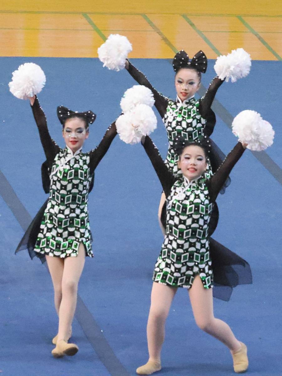Custom cheerleading competition service cheerleading team clothing team clothing team clothing and fitness fucking new products 24 students and women