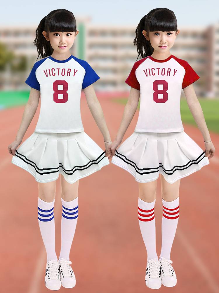 Middle school student Lara team performed a female football basketball baby sports meeting cheerleading performance service dance gonor