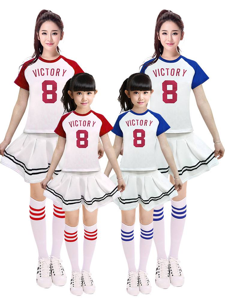 Middle school student Lara team performed a female football basketball baby sports meeting cheerleading performance service dance gonor