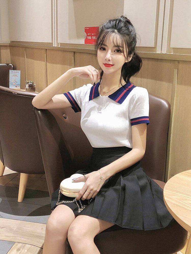 Student football baby la la la gallery performance service adult bodybuilding Korean female group jazz dance watch show modern dance