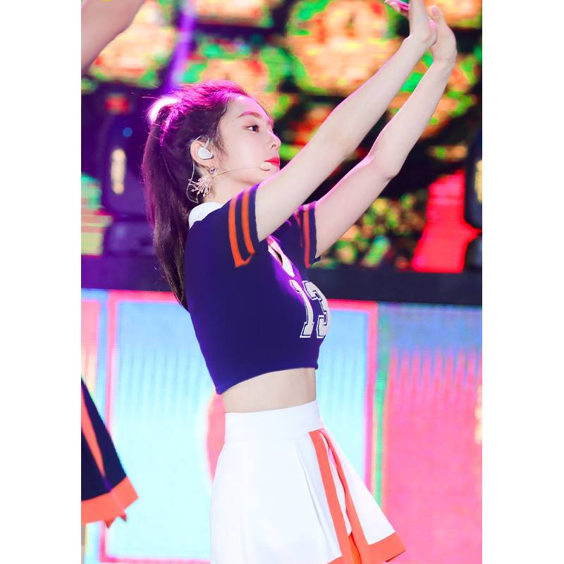 Stage installation show, red velvet Korean female group, the same performance set annual meeting, cheerleading