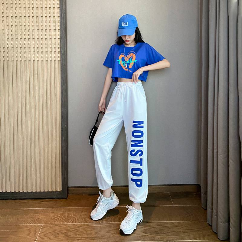 Middle school student cheerleading team cheerleading performance clothing high school student gymnastics costume clothing adult jazz dance performance suit