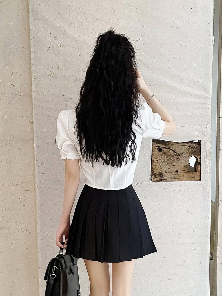 the opening of the korean women's fashion jk-skirt-suited college sports competition