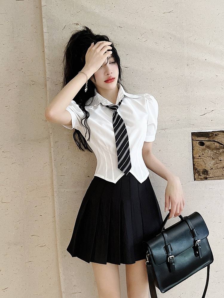 the opening of the korean women's fashion jk-skirt-suited college sports competition