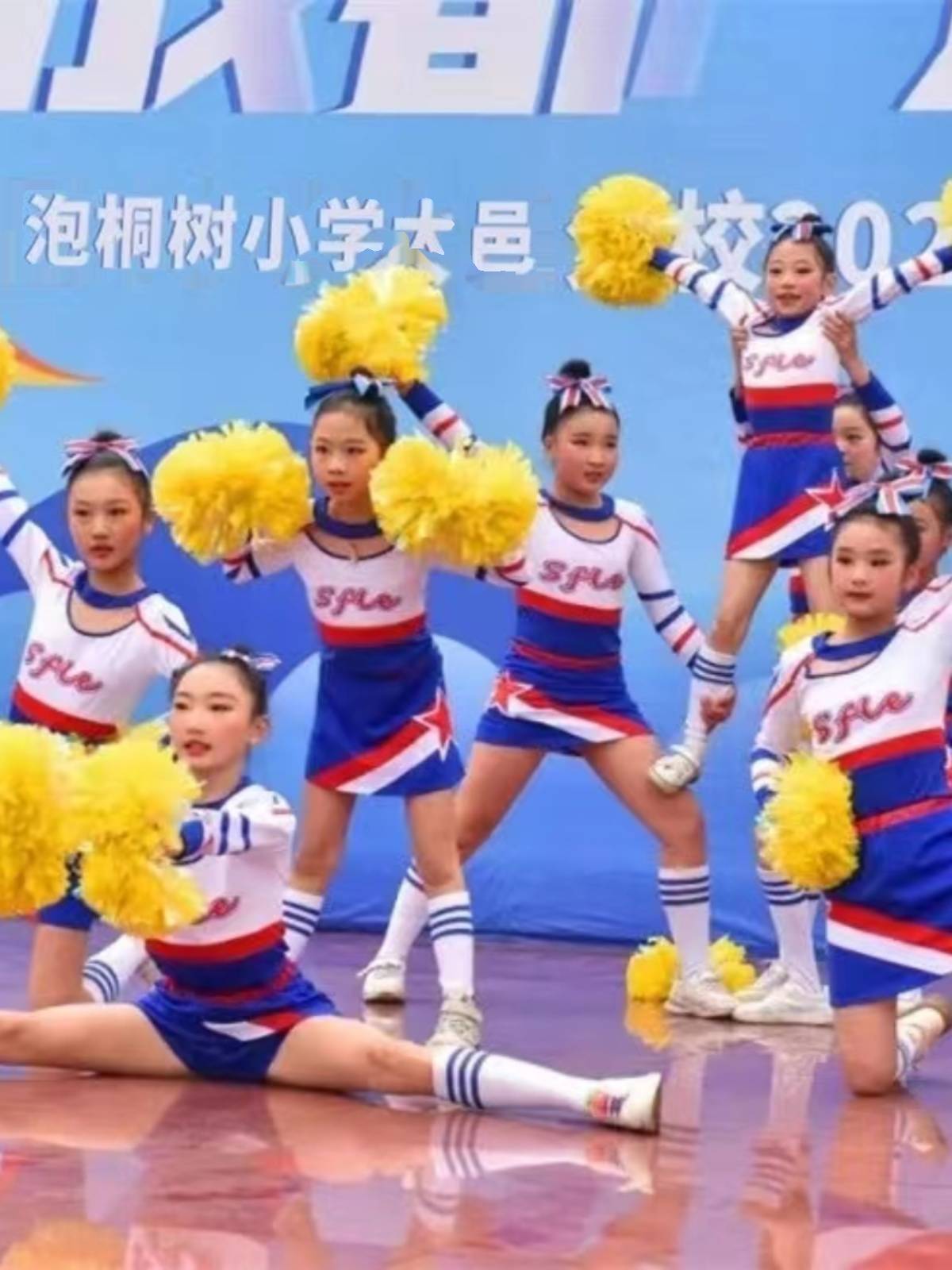 Children's cheerleader clothing la la la la la la fuck men's and women's group bodybuilding competition performance service primary and secondary school students sports meetings