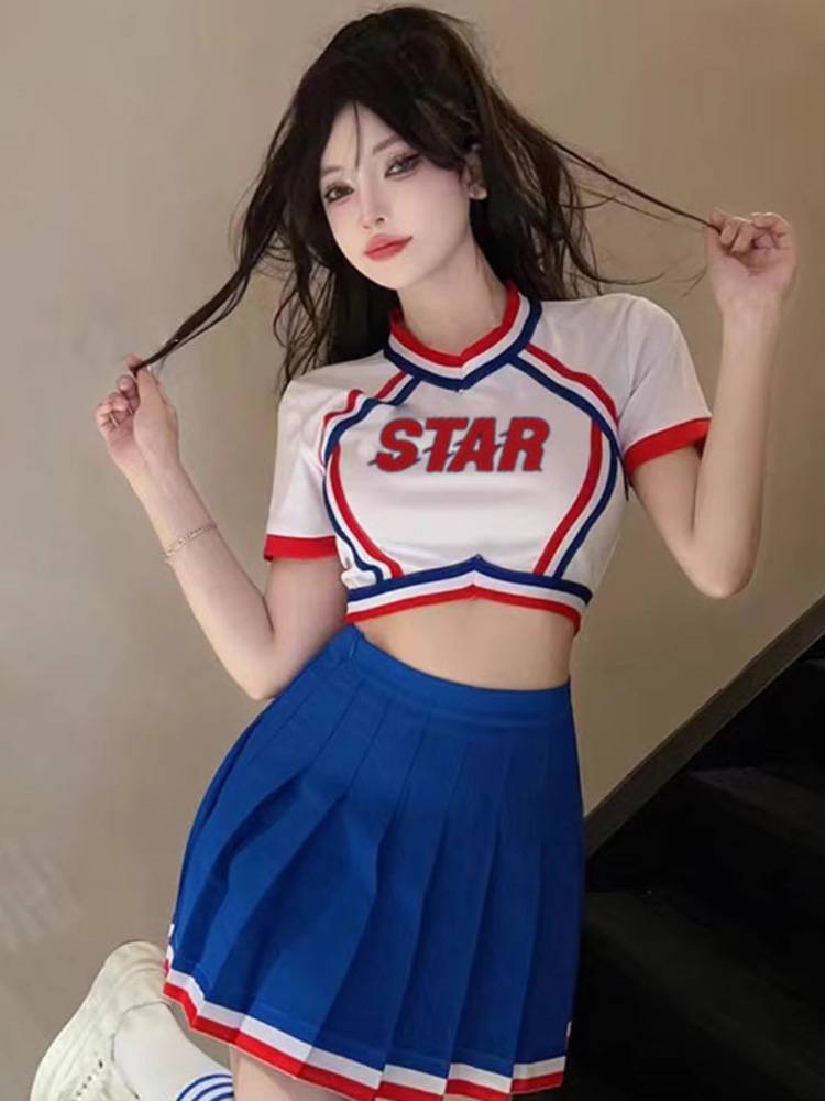 The opening ceremony of the University Student Games La La Team Bodybuilding Uniform Adult European Cup Football Baby Bar JK Uniform