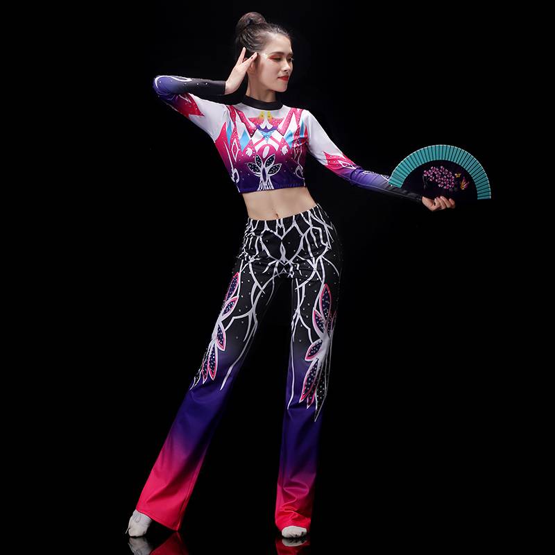 Professional cheerleader competition service cheerleading women's fitness dance dance service gymnastics clothing fitness acrobatics performance service