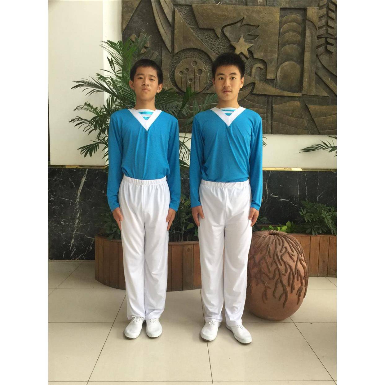 Primary and secondary school students radio gymnastics and gymnastics exercise games group gymnastics watch show children's square dance performance service