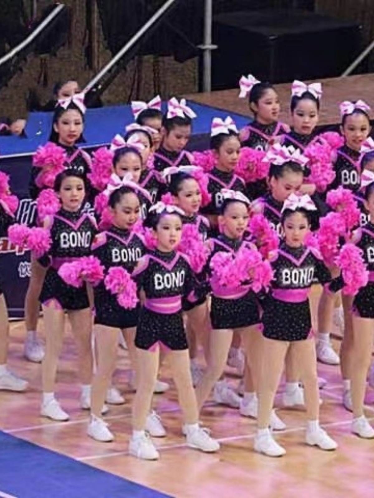 Children La La Fuck Fuck Fuck Lara Team Service Men's Women Group Bodybuilding Competition Performance Service Adult Student Games