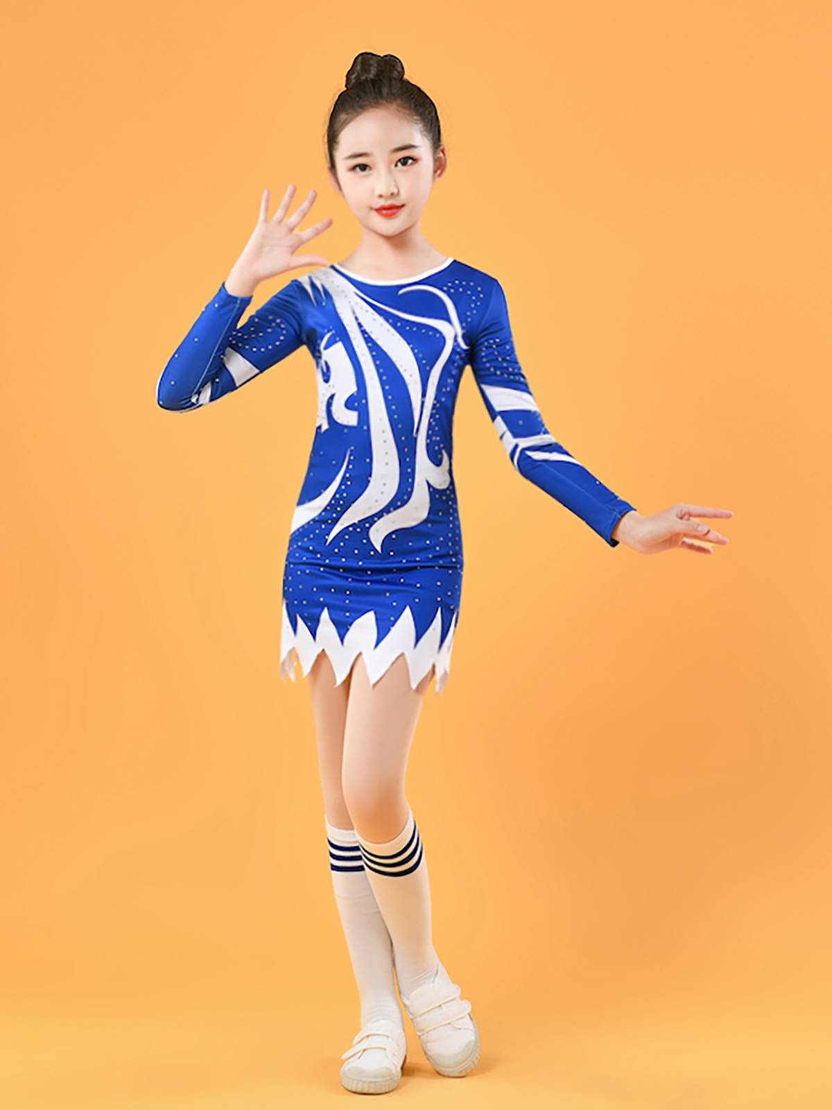 Children La La Raid performance service primary and secondary school students Lara team performing clothes adult group gymnastics competitive dance service