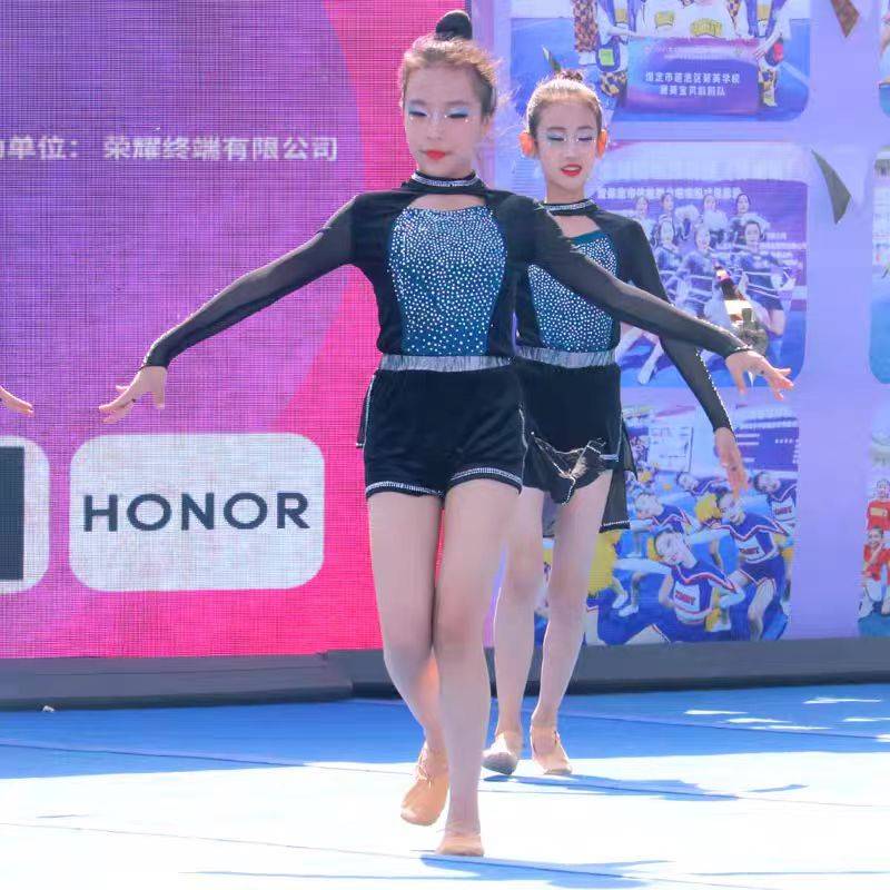 New adult cheerleading performance jazz new female Lara team performance service body beauty competition junction drill