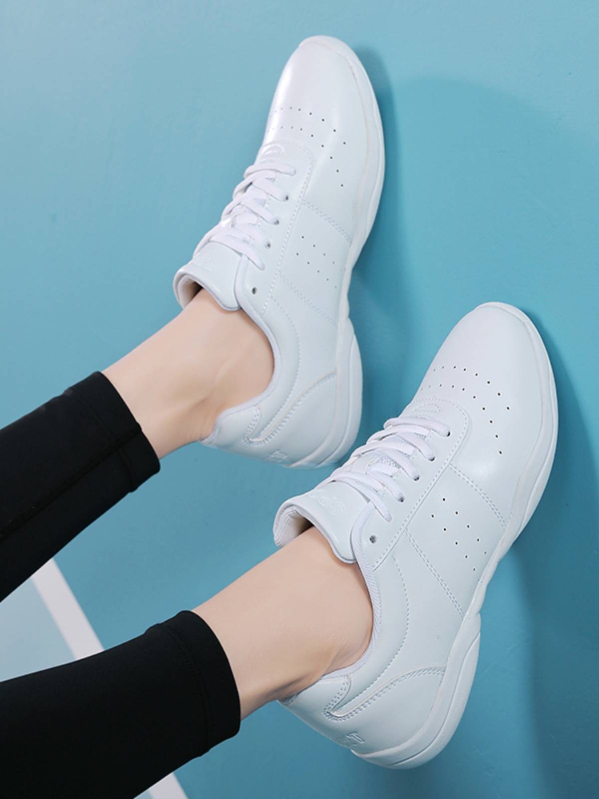 La la la la la la germading shoes Athletic children's soft bottom anti -slip square dance test special competition training white women