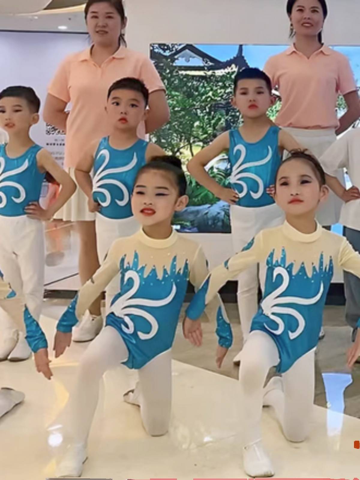 Customized children's gymnastics competition service group competitive gymnastics dance service children cheerleading performance clothing