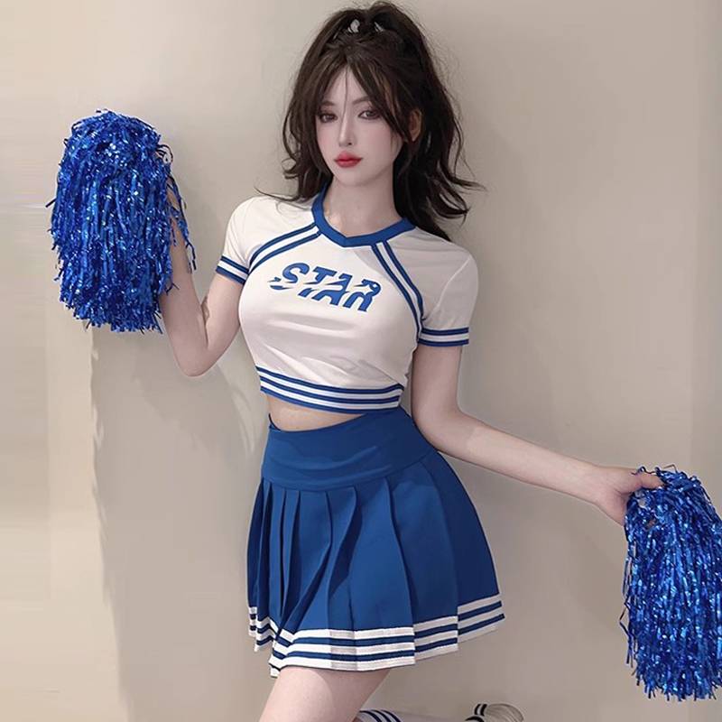 The Korean women's same-played musical costumes