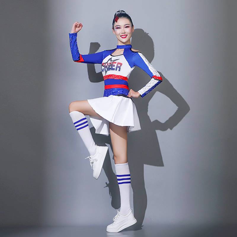 Lara team performed adult fitness and fitness exercise gymnastics competition group La La Raoming dance clothing men and women