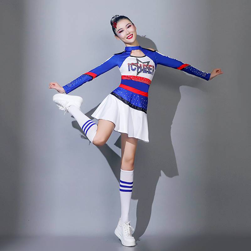 Lara team performed adult fitness and fitness exercise gymnastics competition group La La Raoming dance clothing men and women