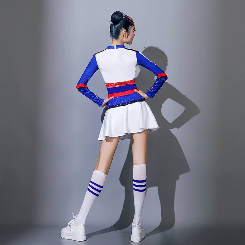 Lara team performed adult fitness and fitness exercise gymnastics competition group La La Raoming dance clothing men and women