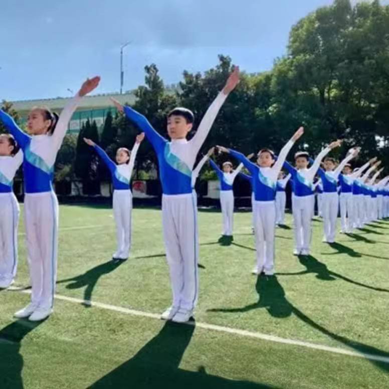 Primary and secondary school students radio gymnastics training service gymnastics group gymnastics table acting children's square dance performance dance service