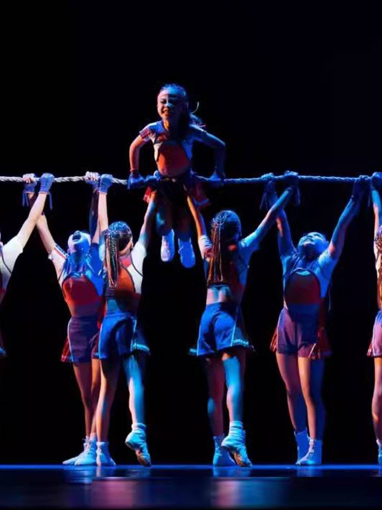 Xiaohe style Tongxin Xieli cheerleading performance service children cheerleading primary school sports meeting performance service