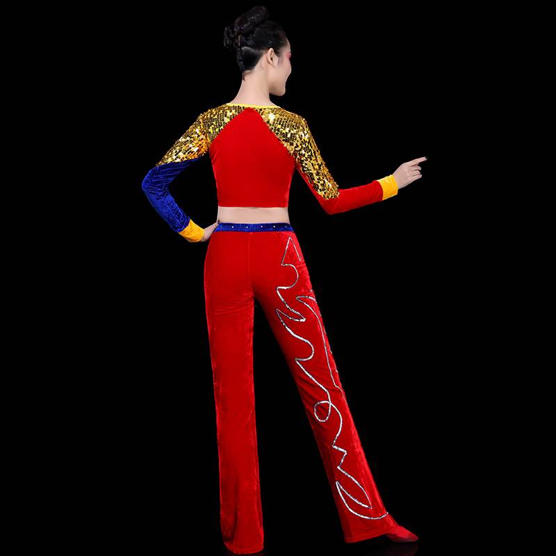 Sequenant group fitness exercise cheerleading team dance performance service female adult square dance gymnastics competition autumn and winter