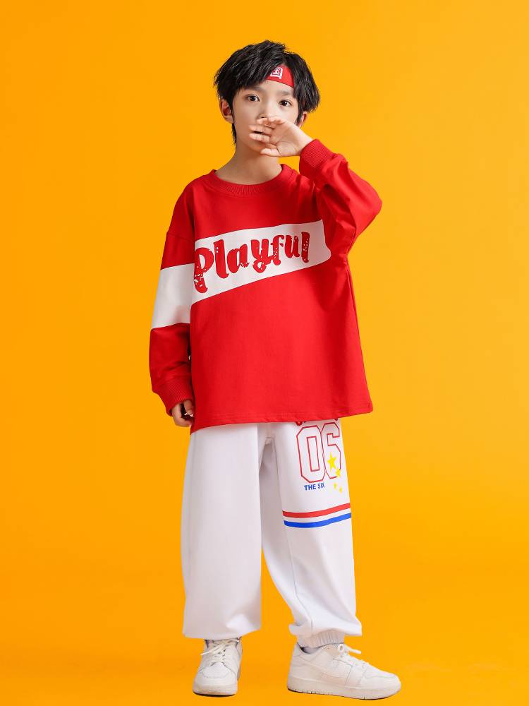 Children's cheerleader performance service elementary school sports meeting autumn competition opening ceremony chorus service red suit