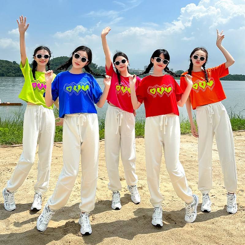 Korean women's ensembles for the Young and Dynamics of the Red High
