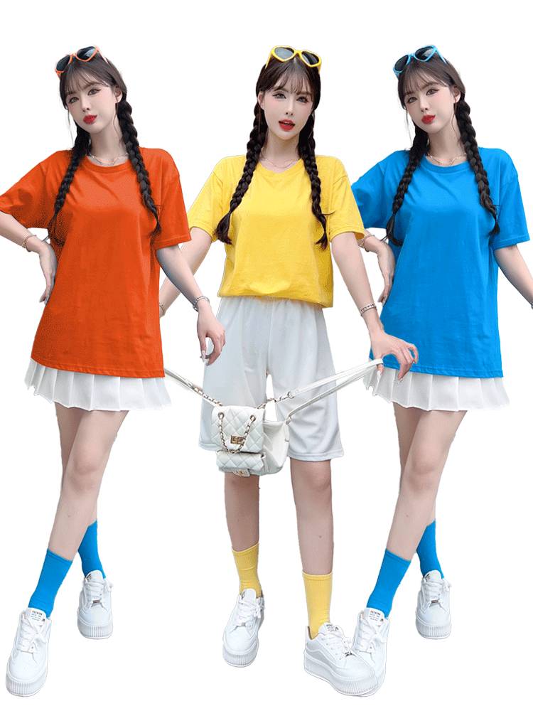THE KOREAN TROUPE OF THE SOCCER BABY CHEERLEADING GIRLS IN THE CANDY T-SHIRT GRADUATION SEASON