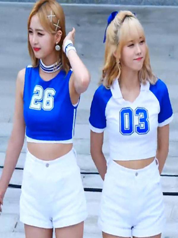 Cosmic girls same women's group dance singing Korean version of the cheerleading students cheerleading stage performance service