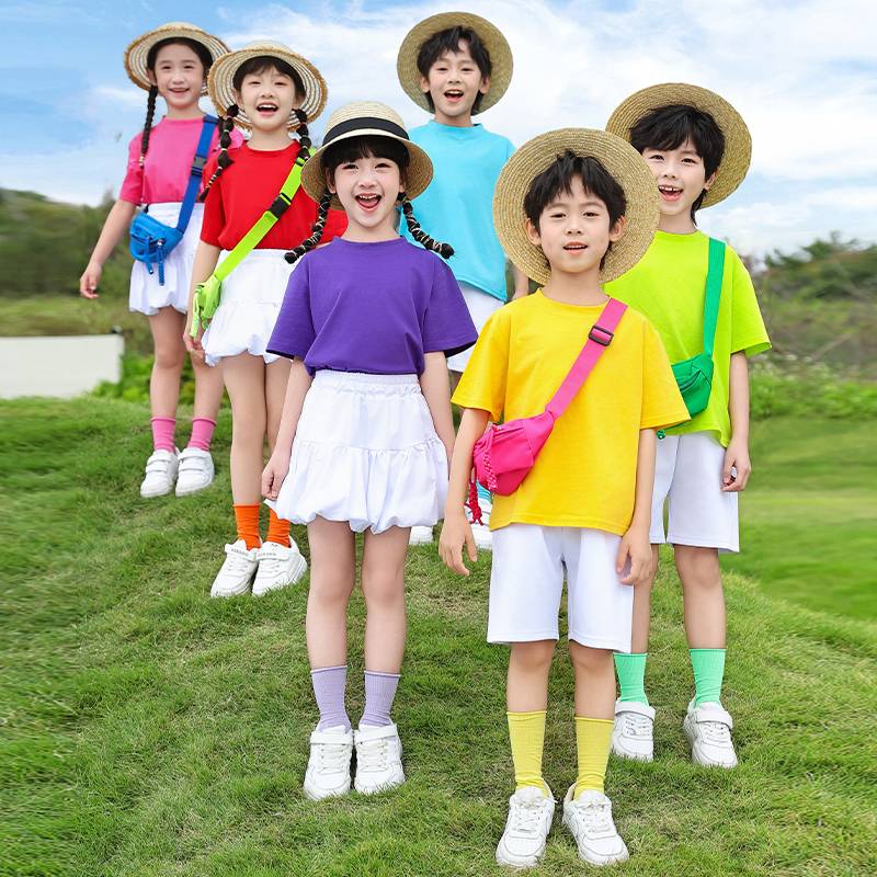 Children's dance performance elementary school students cheerleader sports meeting kindergarten graduation photos color collective jumping sugar Six 1