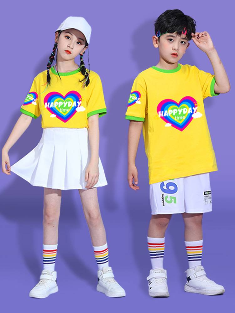 Children La La team performed the National Style Games, the opening ceremony of the Chorus Chorus Primary School Student Dance Performance Service