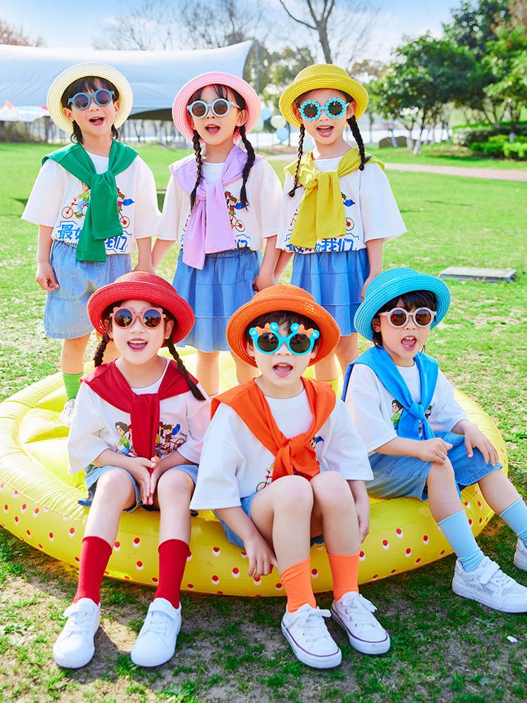 Children's cheerleading service service kindergarten graduation photo school clothing student sports meeting opening ceremony group service set