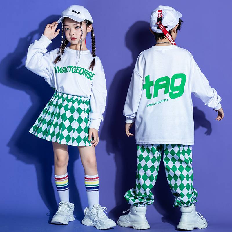 Factory selling primary and secondary school sports games The opening ceremony of the clothing class, the kindergarten M cheales, the performance of the children six