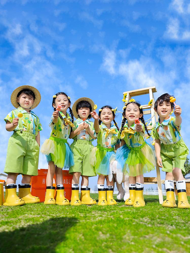 Kindergarten Graduation Show Costume Summer Chorus Performance Server Primary School Games La La Team Service Candy Color