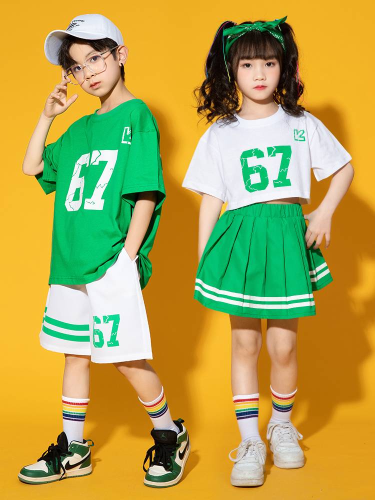 June 1 elementary school student cheerleader performance service at the opening ceremony of the summer sports meeting class service kindergarten cheerleading